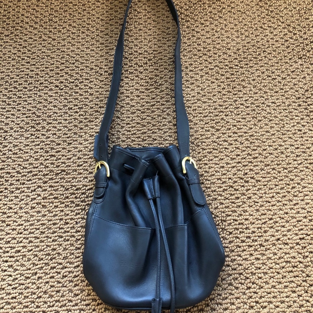 Black shoulder bag